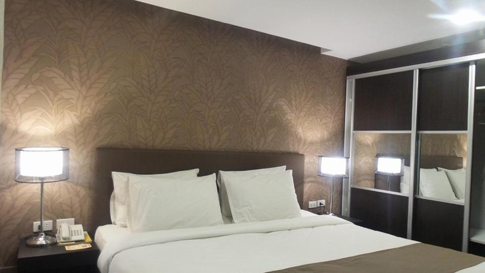 Gt Hotel Iloilo Habitación foto